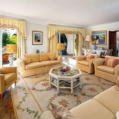 Sleeps 10 With Pool And Wifi Villa Montinhos da Luz