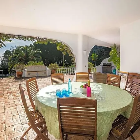 Sleeps 10 With Pool And Wifi