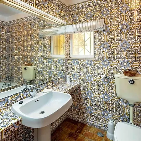 Sleeps 10 With Pool And Wifi