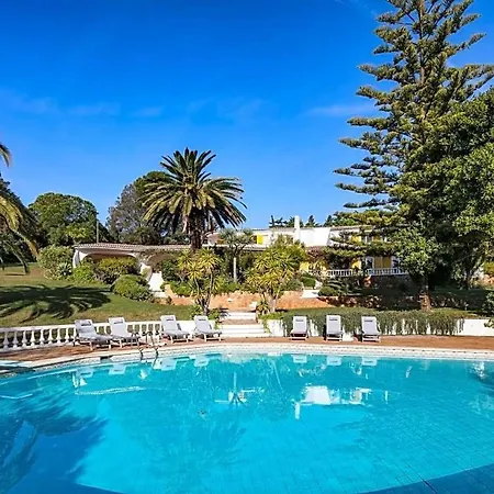 Sleeps 10 With Pool And Wifi Villa